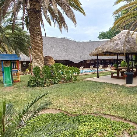 Ombinda Country Lodge Outjo Exterior foto