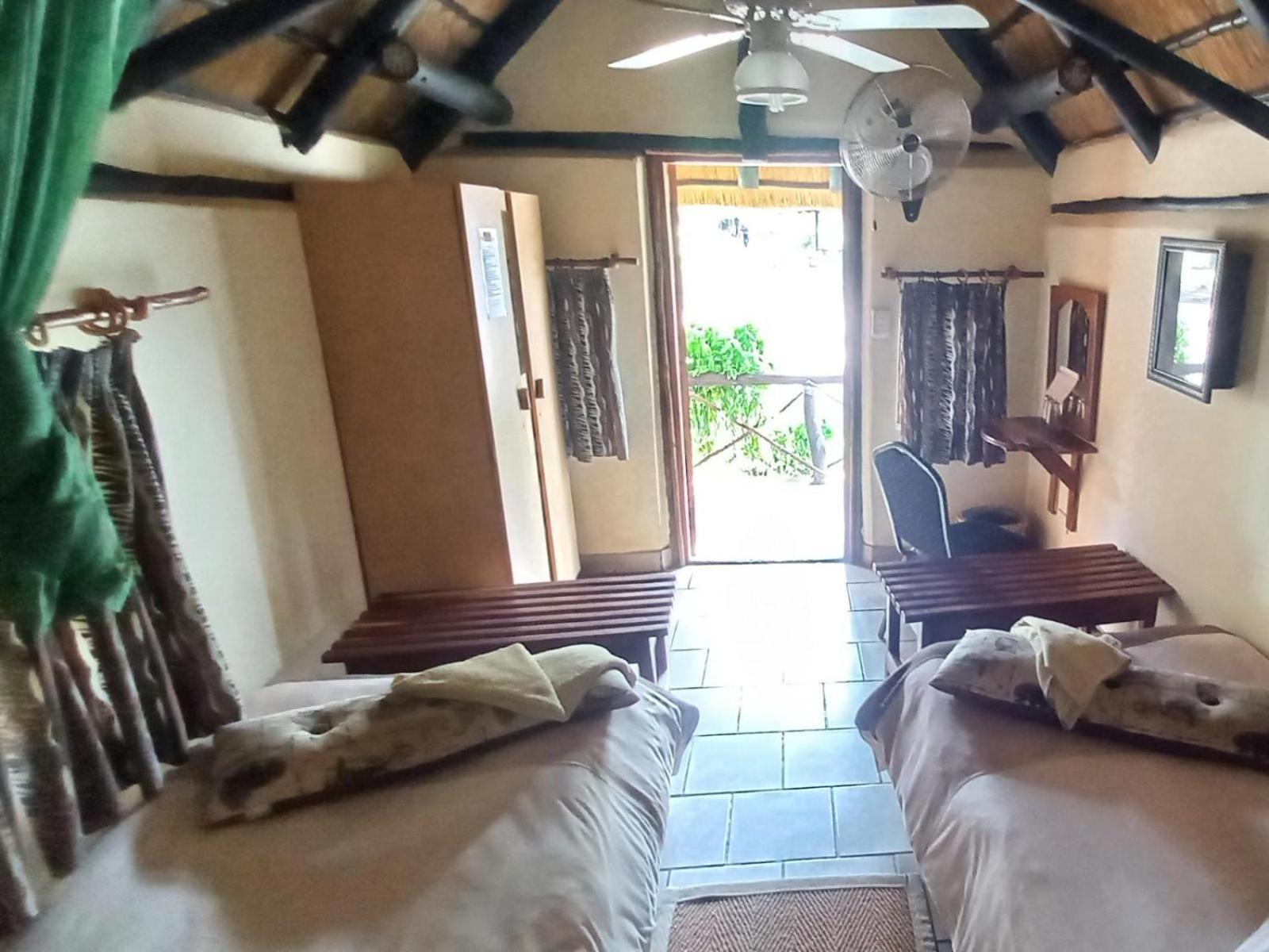 Ombinda Country Lodge Outjo Habitación foto