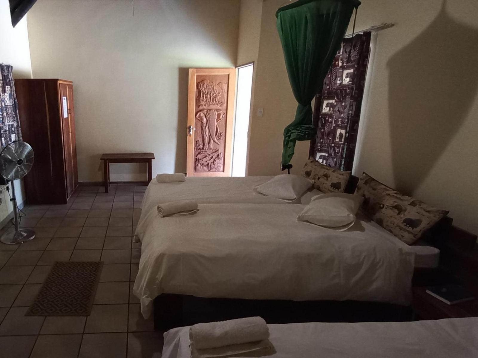 Ombinda Country Lodge Outjo Habitación foto