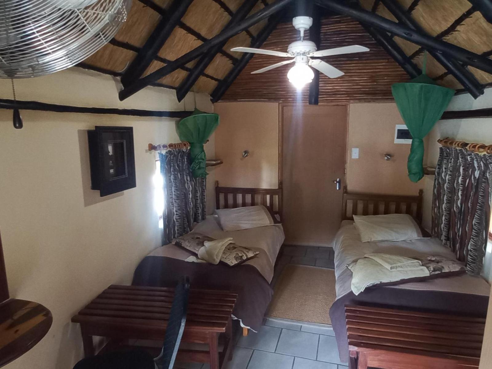 Ombinda Country Lodge Outjo Habitación foto